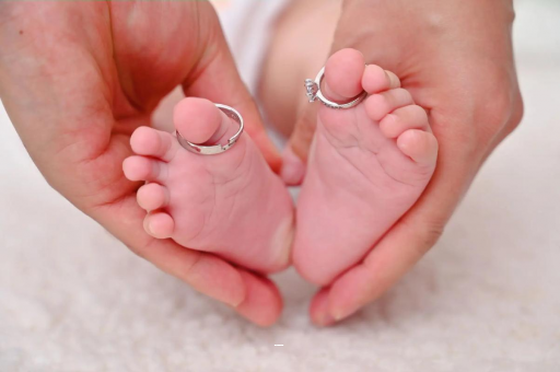 慈利怎么给宝宝称体重